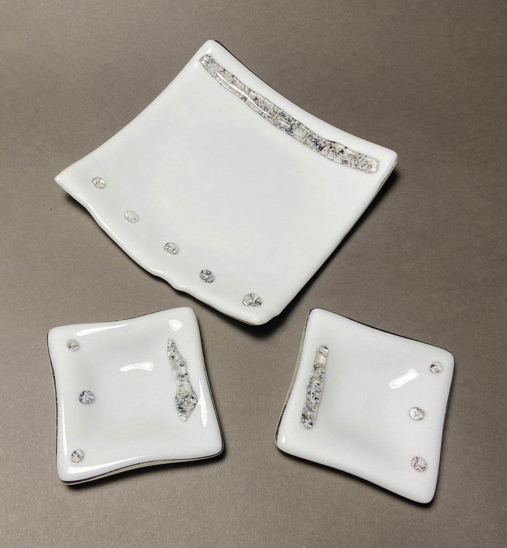 Fused Glass 6 Inch Plate, White with River Rock Design