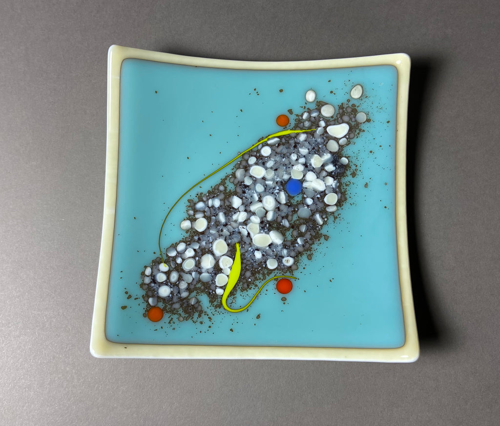 Turquoise/Vanilla River Rock Design 6 Inch Dish