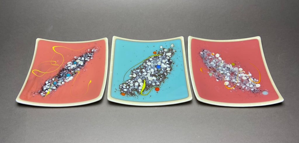 Turquoise/Vanilla River Rock Design 6 Inch Dish